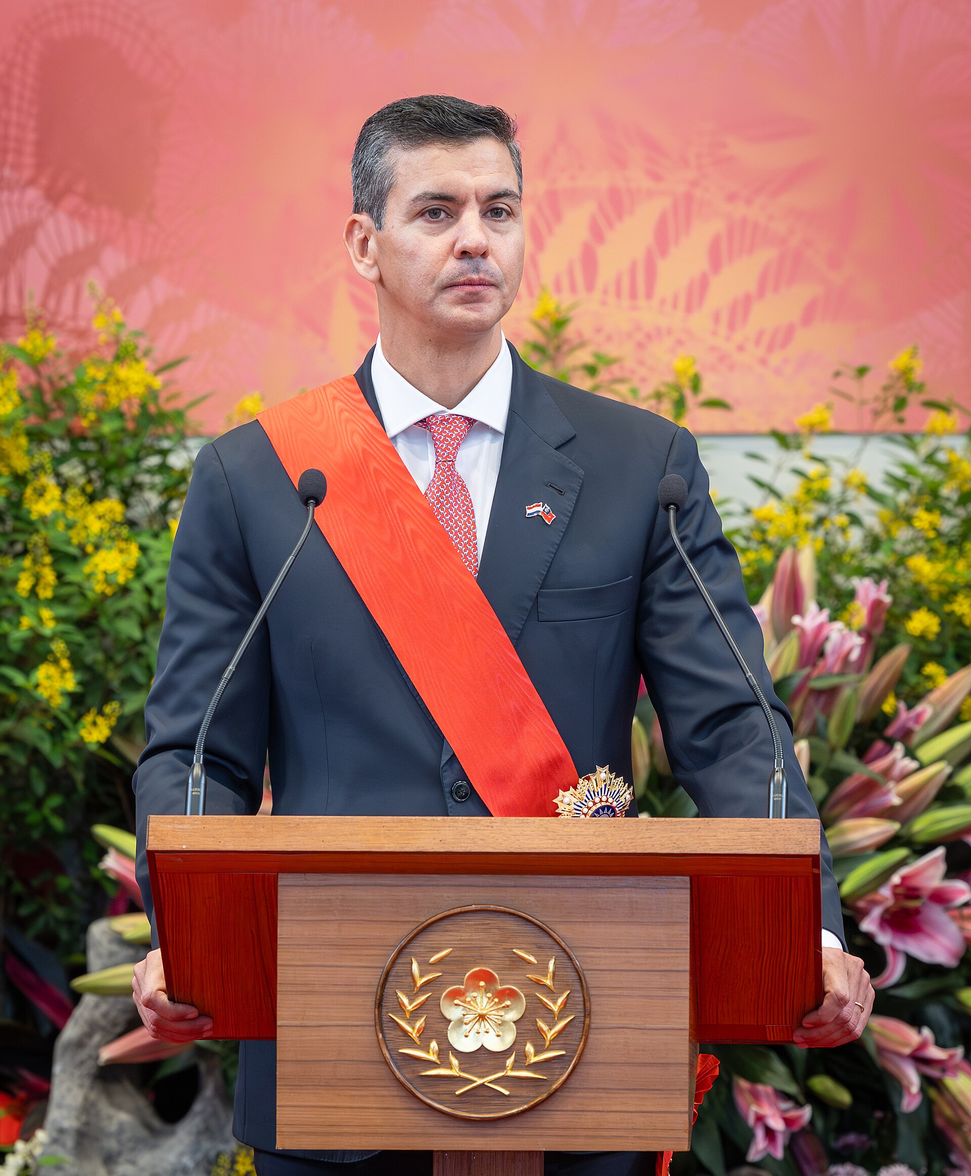 Peña respalda diálogo con Venezuela y propone transición democrática