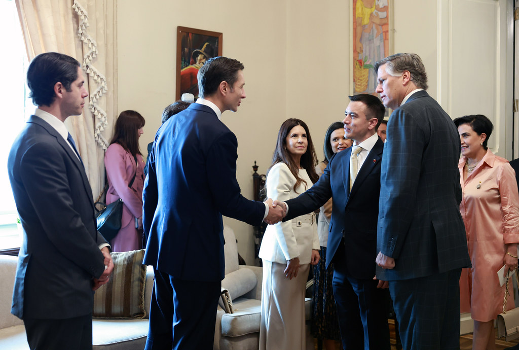 Landau destaca la cooperación con Paraguay