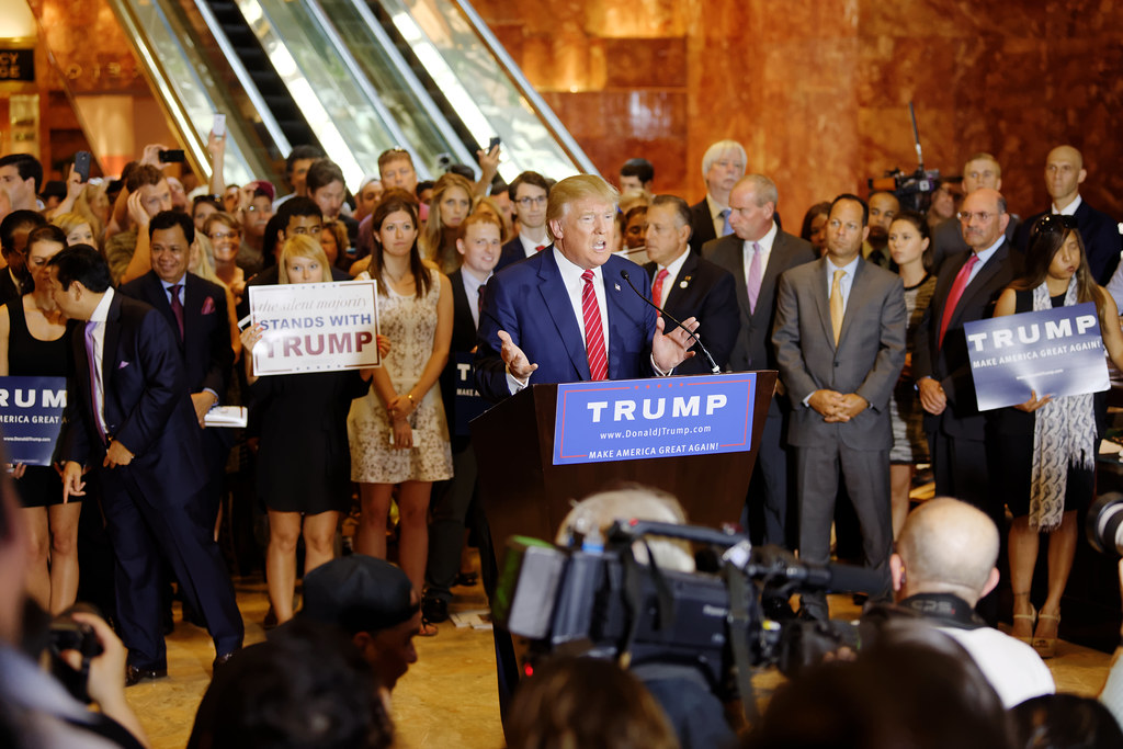 Trump promete USD 5.000 a adultos si su partido triunfa en elecciones