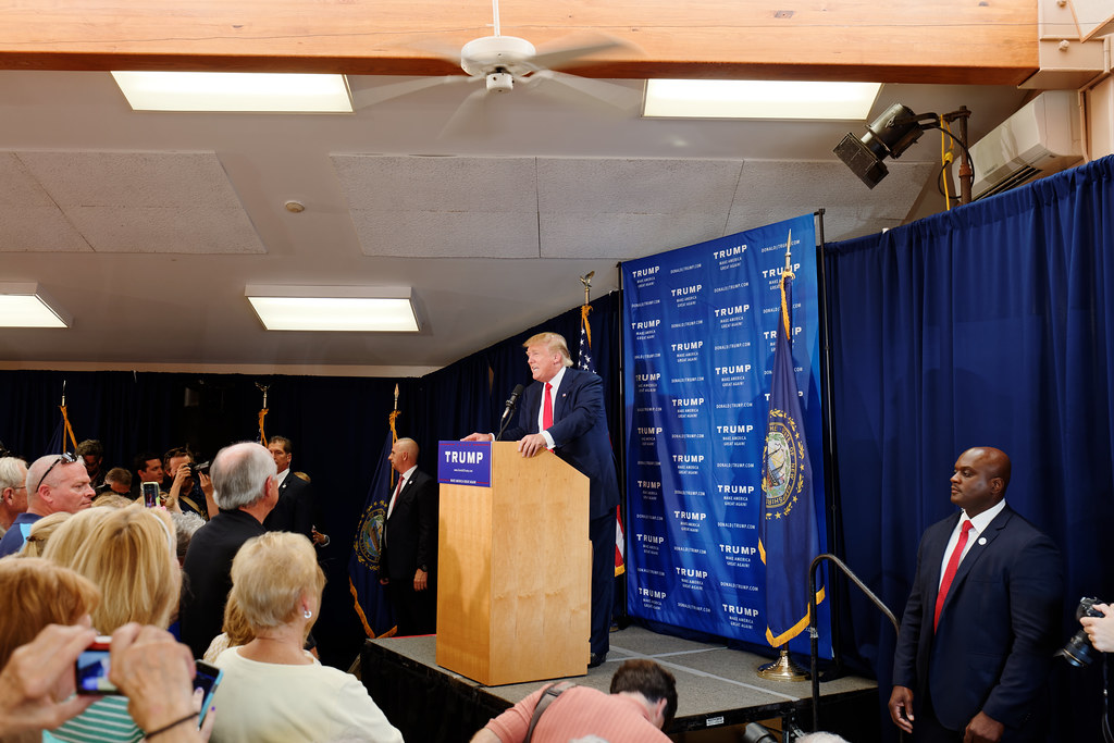 Trump sugiere que Ucrania necesita un nuevo presidente